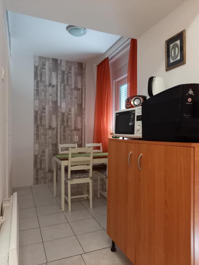 Kardos Apartman Debreţin Exterior foto